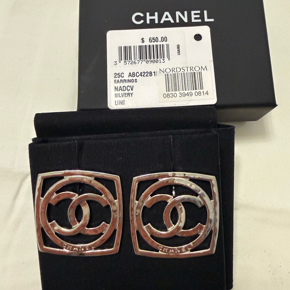 CHANEL Silver Interlocking CC Square Stud Earrings